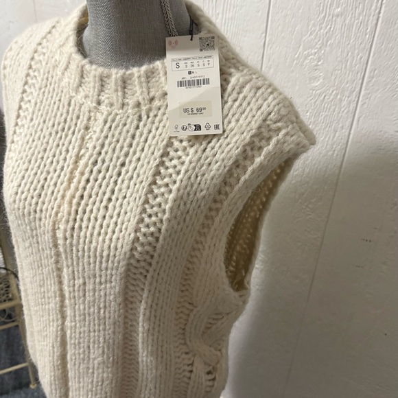 NWT Zara Cream Knit Sweater Vest - Picture 3 of 4
